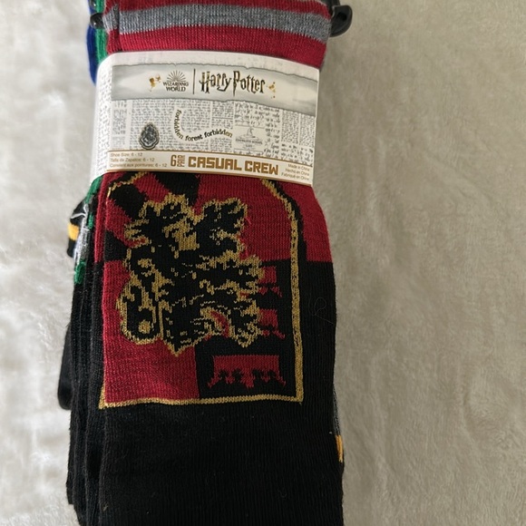 Warner Bros. Harry Potter Black and Red Casual Crew Socks NWT - Picture 1 of 6